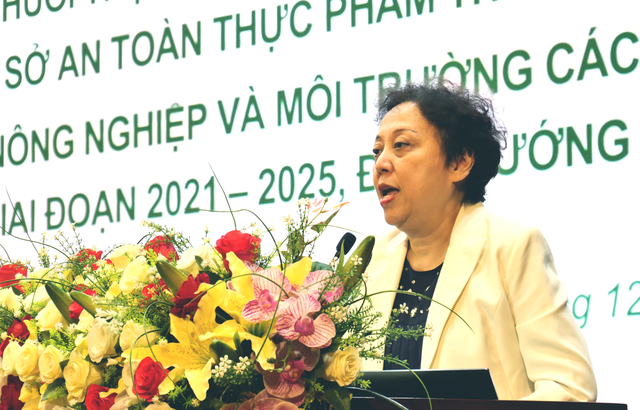 Bà Phạm Khánh Phong Lan, Giám đốc Sở ATTP TPHCM, phát biểu tại Hội nghị